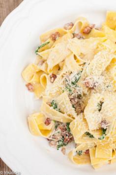 A lighter version of fresh pasta Carbonara that is not loaded with cream. Who wouldnt love that! #pasta #recipes #healthy #food #recipe
