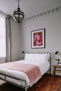 
                    
                        bedroom |  artist residence
                    
                