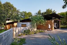 
                    
                        Hog Pen Creek Residence - Lake|Flato Architects
                    
                