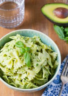 
                    
                        Avocado Pesto Pasta Salad with Roasted Summer Vegetables | sweetpeasandsaffr...
                    
                