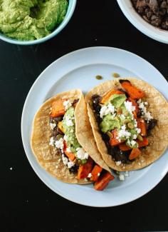 
                    
                        sweet potato and black bean tacos with avocado + 4 other delicious recipes in this week’s Winter meal plan | Rainbow Delicious
                    
                