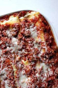 
                    
                        Recipe for Baked Manicotti with Meat Sauce
                    
                