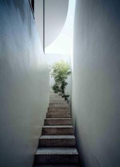 
                    
                        Love House by Takeshi Hosaka | www.yellowtrace.c...
                    
                