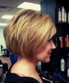 
                    
                        Chic Layered Bob Haircut for Thick Hair
                    
                