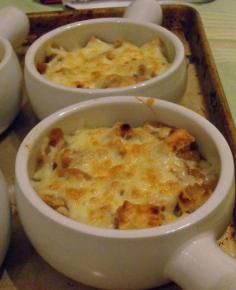 
                    
                        French Onion Soup - I've been looking for a good/reasonably easy french onion soup recipe!
                    
                