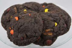 
                    
                        Chocolate Peanut Butter Bacon Cookies Mix Up Sweet & Savory Flavors #pork trendhunter.com
                    
                