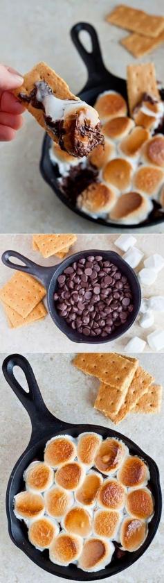 Indoor smores ngredients 1 cup chocolate chips 8 large marshmallows graham crackers for dipping Instructions Preheat the oven to 450. In a cast iron skillet, add the chocolate chips. Snip the large marshmallows in half and top the chocolate chips with them. (You could also use a scoop of mini marshmallows alternatively.) Once the oven is up to temperature, add the skillet to the oven. Bake for 7-9 minutes, or until the marshmallows turn golden brown. Serve with graham crackers for scooping.