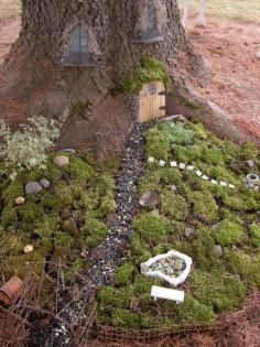 
                    
                        DIY Mini Gardens • Ideas & Tutorials! Including this beautiful miniature fairy garden from the knitted garden.
                    
                