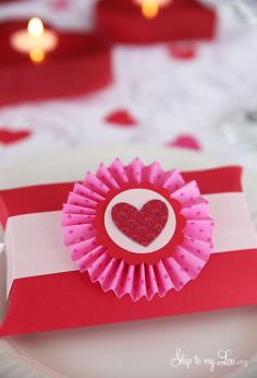 
                    
                        How to make DIY Valentine's Day pillow box party favors #gift #make #valentine skiptomylou.org
                    
                
