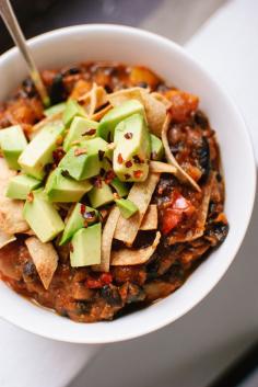 Butternut Squash Chipotle Chili Recipe with Avocado - Vegetarian, Vegan, Gluten Free, Healthy - Butternut Squash Chipotle Chili Recipe with Avocado – Vegetarian, Vegan, Gluten Free, Healthy Hearty, healthy chili stuffed with flavor, black beans and butternut squash, topped with silky avocado. #vegan, #vegetarian, #gluten free, and #healthy. #foodsniffr -What’s FoodSniffr? I