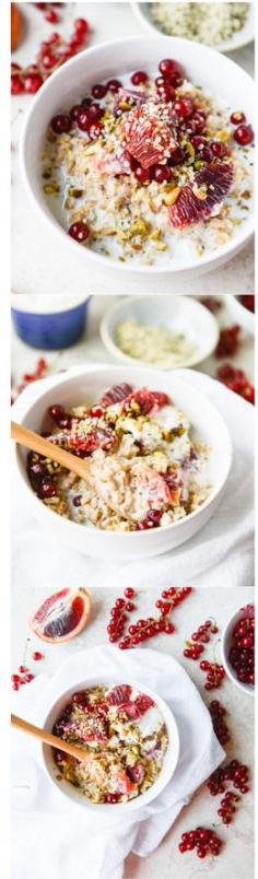 
                    
                        TOASTED OAT BREAKFAST BOWLS - so insanely delicious! I howsweeteats.com
                    
                