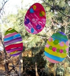 Kids crafts - Easter egg window clings.