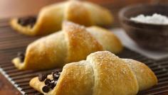 
                    
                        A decadent dessert with only 2 ingredients?  It's a Crescent wow!
                    
                