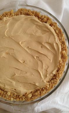 NO BAKE PEANUT BUTTER PIE. Easiest no-bake peanut butter cream cheese pie. From my Gramma's recipe collection. So delicious and simple. Rich peanut butter flavor. #recipe #thegoldlininggirl