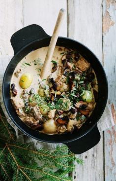 
                    
                        Creamy Vegetarian Christmas Stew with Red Wine & Mushrooms
                    
                