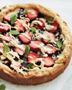 Chocolate, Strawberry, & Macadamia Dessert Pizza with a Sugar Cookie Crust | Sweet Paul Magazine