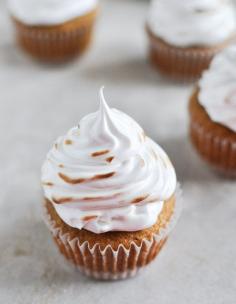 
                    
                        The Pumpkin Cupcakes Have Marshmallow, Chocolate and Graham Crackers Too #desserts trendhunter.com
                    
                