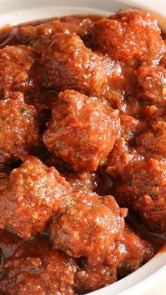 
                    
                        Crockpot Italian Meatballs and Marinara  ~ Tender cheesy meatballs are slow cooked in a flavorful sauce made with ingredients from your pantry.
                    
                