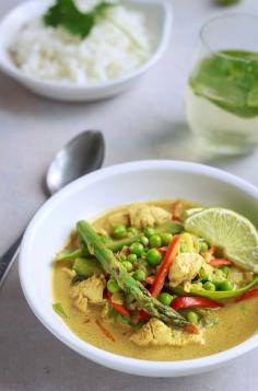 
                    
                        Chicken Curry with Spring Vegetables—A simple dinner that is fresh, and full of nutritious ingredients. eatwell101.com
                    
                