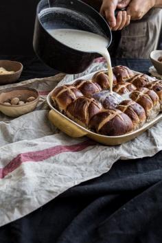 
                    
                        Hot Cross Bun And Nutmeg Tray Bake
                    
                