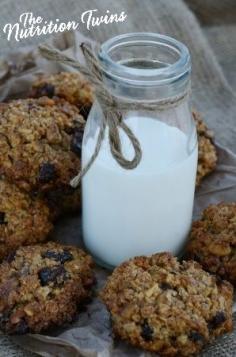 
                    
                        Speedy Spiced Oatmeal Cookies | Only 45 Calories | Super Easy to Make | Delish & Wholesome | For MORE RECIPES please SIGN UP for our FREE NEWSLETTER www.NutritionTwin...
                    
                