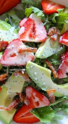 
                    
                        Strawberry Avocado Kale Salad with Bacon Poppyseed Dressing. By LaurensLatest.com
                    
                