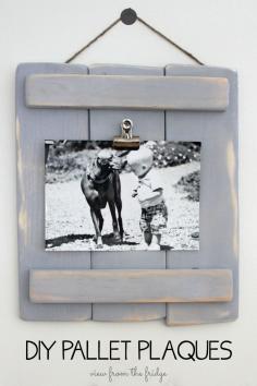 
                    
                        Use This DIY Photo Pallet Plaques to Display Family Photos
                    
                