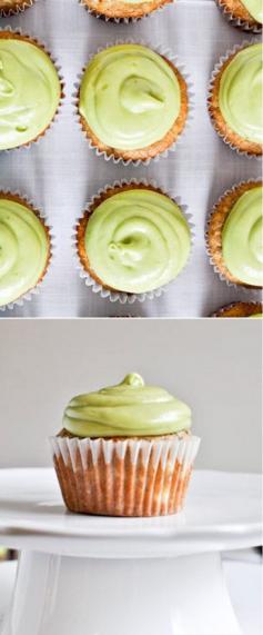 
                    
                        banana cupcakes with avocado buttercream! I  howsweeteats.com
                    
                