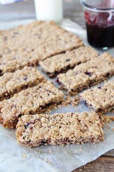 Homemade Whole Grain Fruit-Filled Bas by  twopeasandtheirpod #Bars #Healthy Replace brown sugar with stevia and molasses and use gluten free instead of wheat.