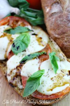 
                    
                        Caprese Garlic Bread
                    
                