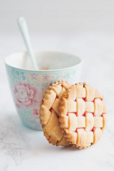 
                    
                        Mini Strawberries Lattice Pies
                    
                