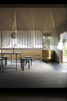 
                    
                        Enzo Gallery & Office by Ogawasekkei | www.yellowtrace.c...
                    
                