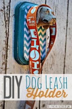 **DIY Dog Leash Holder** This is such an EASY and INEXPENSIVE project. Makes a great HOMEMADE GIFT for the dog lover. (I made this for around $5) #DIY #Dog #Decor