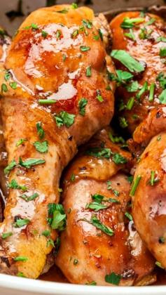 
                    
                        Baked Honey Soy Chicken ~ requires only a handful of simple ingredients. It's easy, healthy, and delicious. A winning combo for the perfect weeknight meal. Serve over fluffy rice.
                    
                