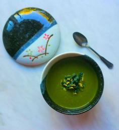
                    
                        Kale Avocado Soup is a delicious nutrient-rich soup that is great for a simple lunch or dinner! Try it for your next meal.
                    
                