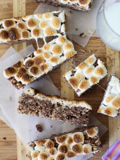 
                    
                        S’mores Krispies Bars and a Sweet S’more’s Recipe Round-Up on foodiecrush.com #recipe #dessert
                    
                