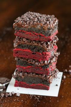 
                    
                        Red Velvet Oreo Truffle Brownies. These are total heaven in every bite!!
                    
                