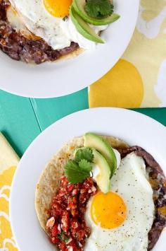 
                    
                        huevos rancheros + 4 other delicious recipes in this week’s spring meal plan | Rainbow Delicious
                    
                