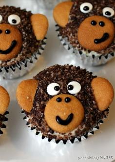 
                    
                        Monkey Cupcakes | Persnickety Plates
                    
                