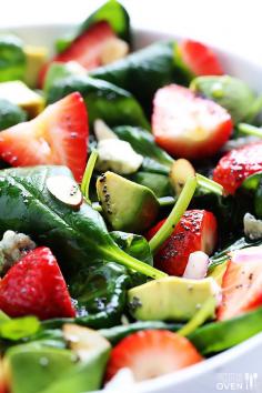 
                    
                        Avocado Strawberry Spinach Salad Recipe | gimmesomeoven.com www.gimmesomeoven... //Manbo
                    
                