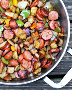 Healthy Kielbasa, Pepper, Onion and Potato Hash comes together in just 15 minutes making it perfect for busy weeknights.... Just sub kielbasa with Apple chicken sausage and potatoes with sweet potatoes!!