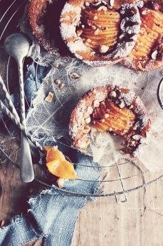 financiers sans gluten à la noisette, aux pêches  au miel