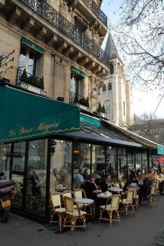 
                    
                        Once a haven for struggling artists and writers (Picasso, James Joyce, Hemingway and the like), now a great place for people-watching in the St-Germain des Pres area of Paris.
                    
                