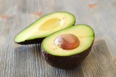 
                    
                        How to Keep Avocados from Browning- a really easy trick! #howto #avocado skiptomylou.org
                    
                