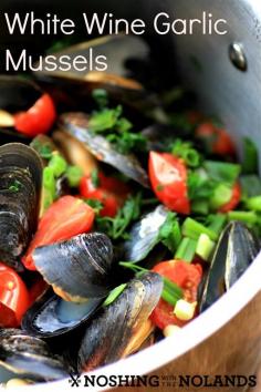 
                    
                        White Wine Garlic Mussels #WeekdaySupper by Noshing With The Nolands
                    
                