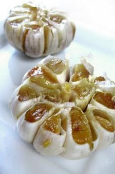 
                    
                        Roasted Garlic - #Thanksgiving app idea - spread on bread OR roast garlic then ad to mashed potatoes....YUM!!
                    
                