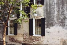 
                    
                        I love these pictures of old walls with beautiful windows
                    
                