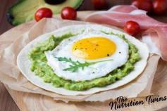 Skinny Avocado Egg Breakfast | Only 217 Calories   10 g Fiber | 4 Tips  Recipes for Looking and Feeling Your Best when You Walk Down the Aisle | Enter to win $2000 in prizes from http://@Helzberg Diamonds #AisleStyle #client Check out more recipes like this! Visit yumpinrecipes.com/