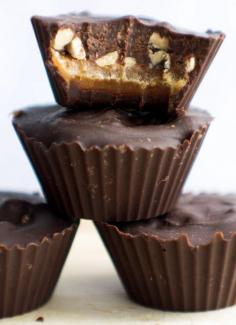 HOMEMADE SNICKER CUPS | Erren's Kitchen #candy #sweets #chocolate #peanut #caramel #dessert