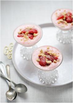 
                    
                        SIMPLE STRAWBERRY MOUSSE
                    
                